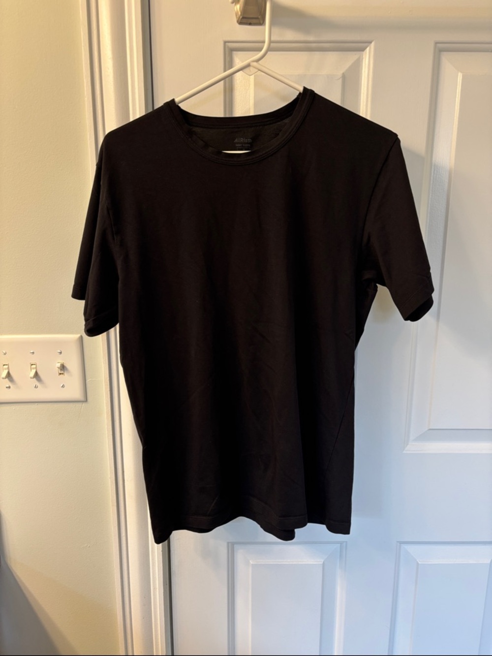 Uniqlo Airism Black Short Sleeve Crew Neck T-Shirt
